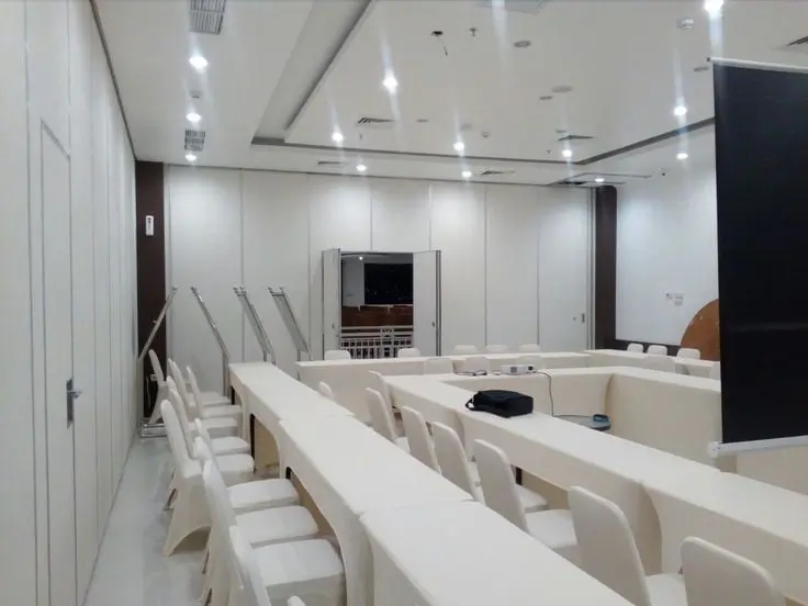 partisi geser sorepa , partisi movable wall, partisi geser, partisi ruangan, pireki, partisi kelas, partisi sekolah, partisi kampus, partisi kantor, partisi ruang rapat,