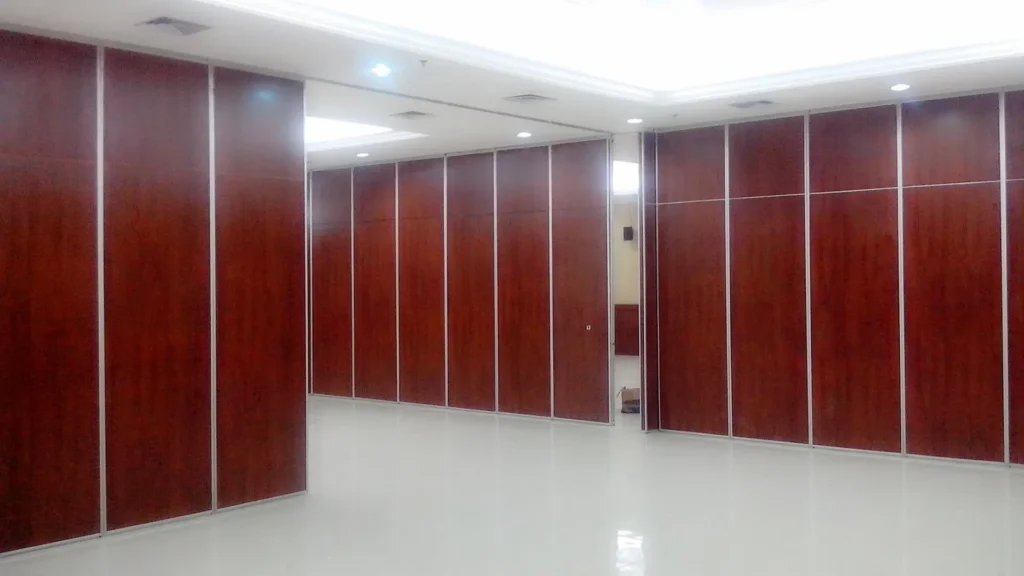 partisi geser sorepa , partisi movable wall, partisi geser, partisi ruangan, pireki, partisi kelas, partisi sekolah, partisi kampus,