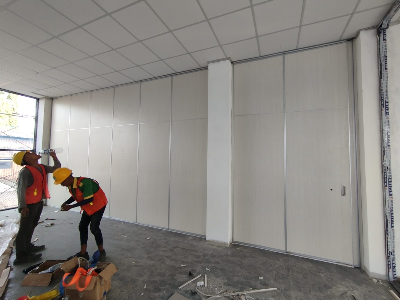 Pintu Partisi Ruangan Pireki Model Partisi Geser dan Partisi Lipat