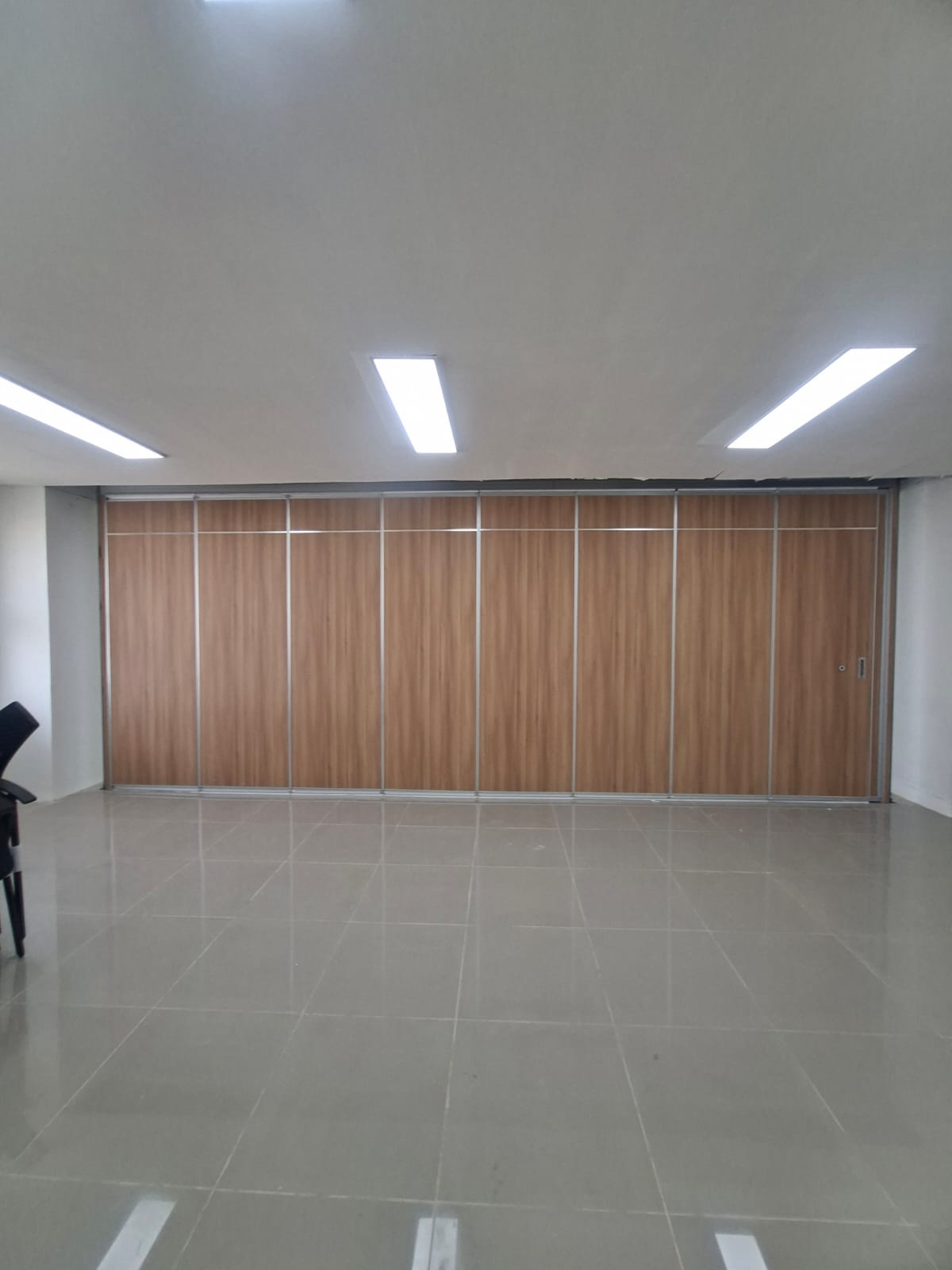 Jual Partisi Geser Kedap Suara Pireki untuk Ruang Meeting & Aula