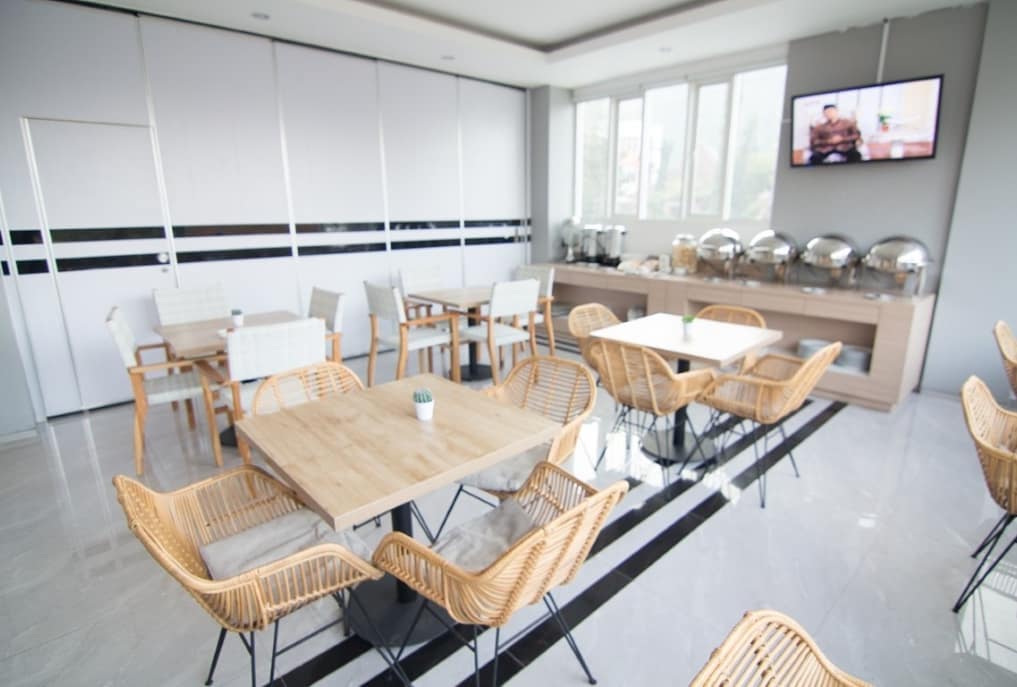 Sekat Ruangan Geser untuk Optimalisasi Ruang yang Fleksibel